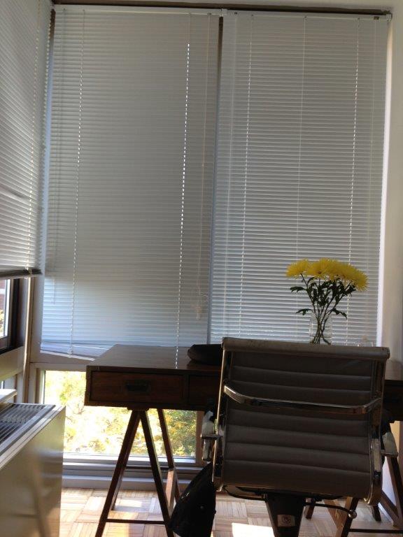 Window Makeover before - metal mini-blinds