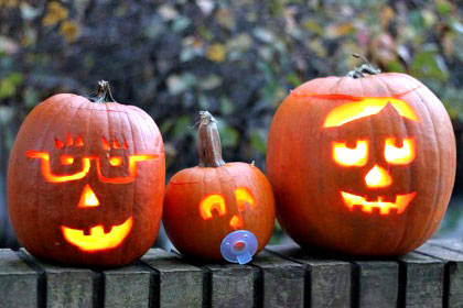 Pumpkin decorating | Pumpkin family scene